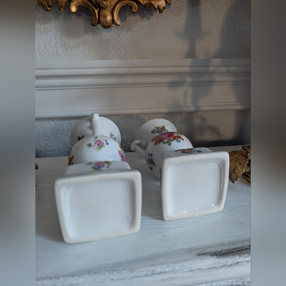 Vintage, Set of 2, Ceramic Floral Pedestal Vase w/ handles, Painted Roses - Picture 5 of 7